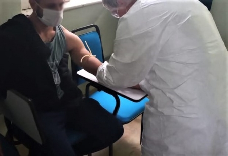 Profissionais da saúde estão sendo testados para Covid-19