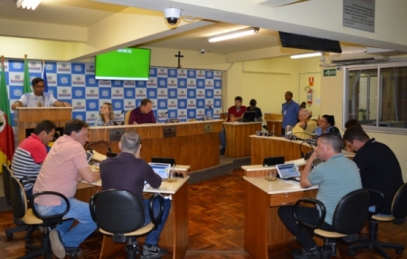 Câmara de Vereadores realiza sessão extraordinária nesta sexta-feira (27)