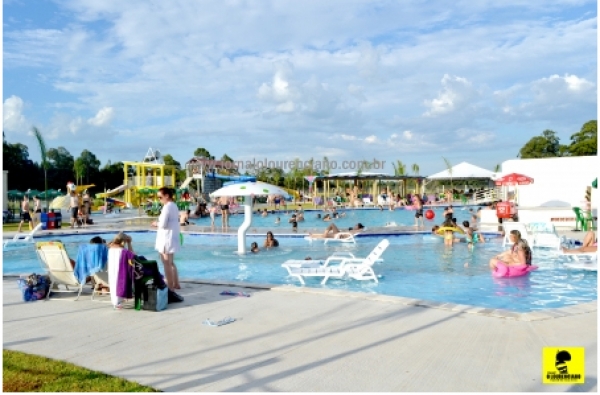 O Parque Aquático Castellus Club já disponibiliza passaportes para entrada livre na temporada 2019/2020