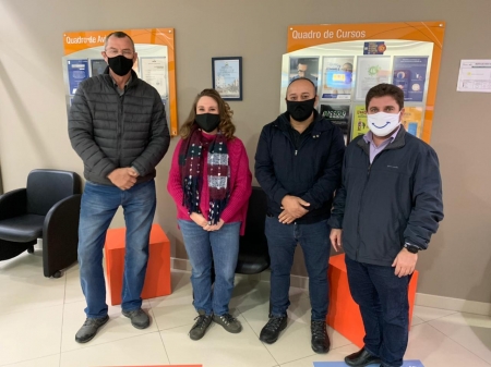 EM AGENDAS INSTITUCIONAIS, ACI/CDL AMPLIOU PARCERIAS NO MUNICÍPIO DE CAMAQUÃ